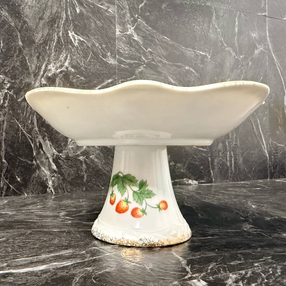 NORLEANS Cake Stand with Strawberries and Butterflies - Picture 14 of 15